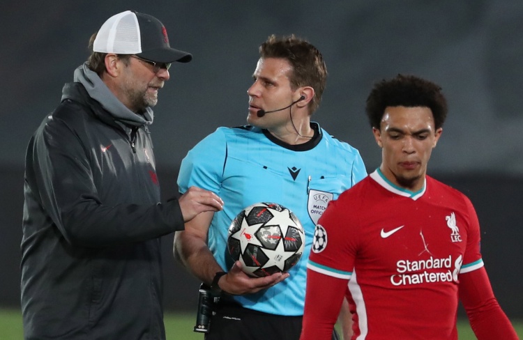 内维尔：利物浦仍能获得欧冠资格，但难以达到上限