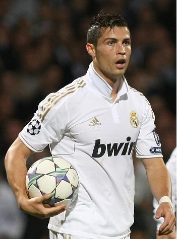 克尼佩尔快攻妙传 米勒跟进扣篮得手