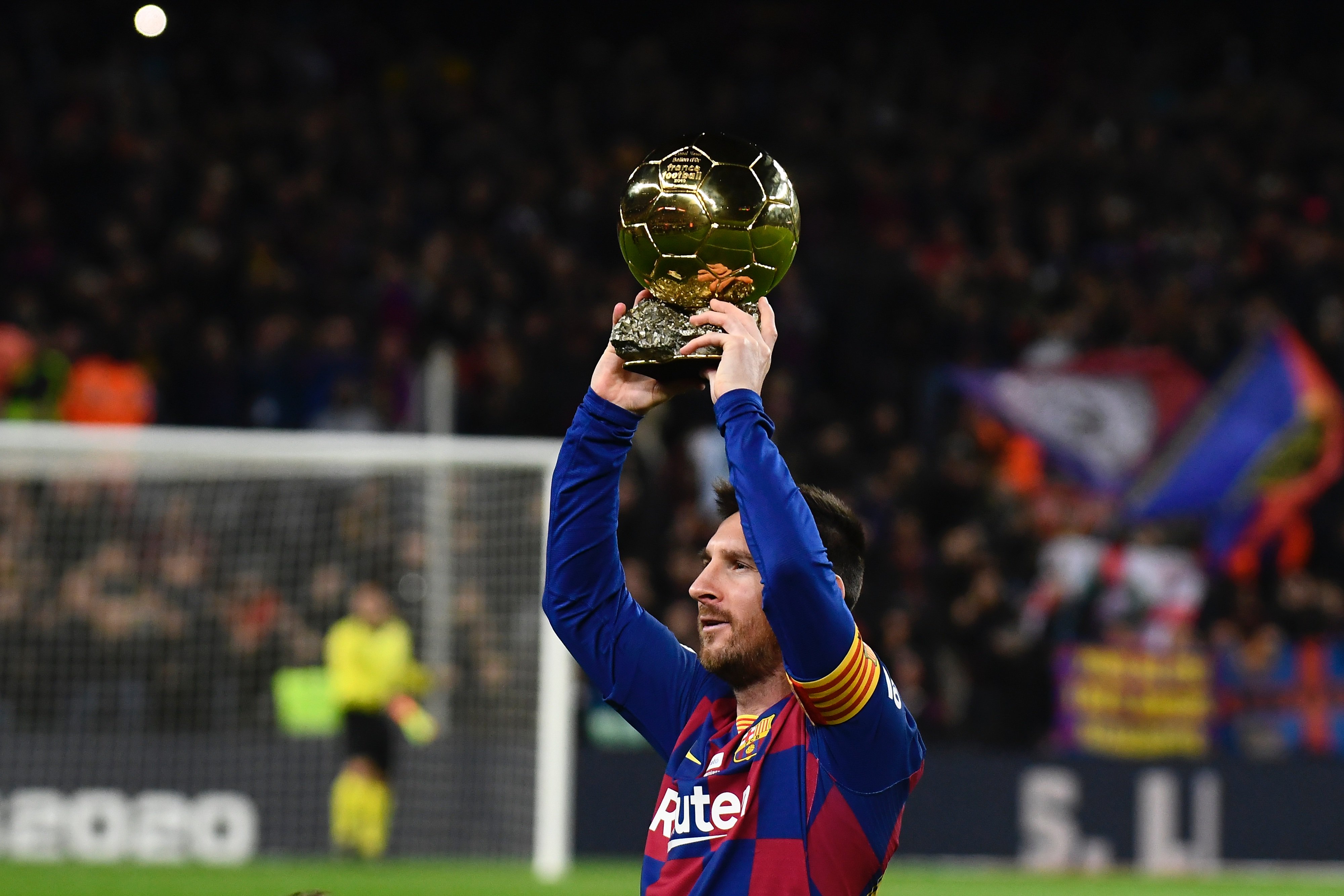 TA：西汉姆联没有立即解雇努诺的想法；比利奇愿回归西汉姆