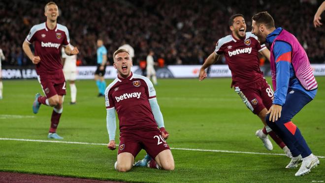 图片报：由于突降大雪，莱比锡对阵圣保利的比赛