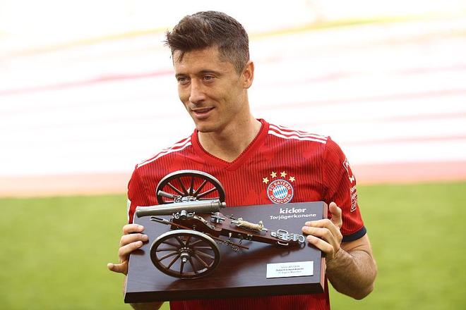 为何阿韦洛亚半年就坐上皇马帅位？他手握3冠王，6年劳尔有吗