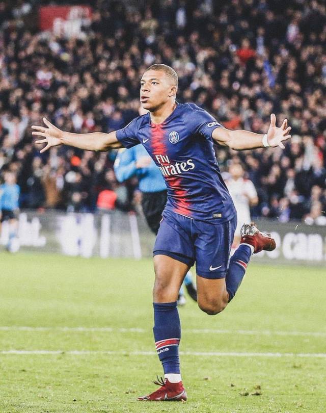 孔帕尼执教德甲前50场126分，历史仅次于瓜迪奥