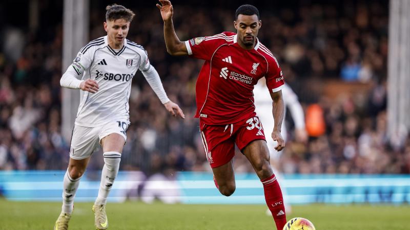 勇士主场力克雄鹿，库里砍下31分全队表现亮眼